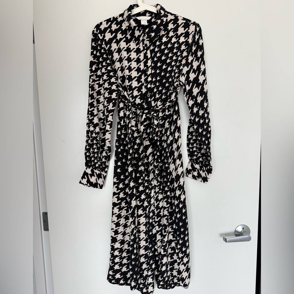 H&M Mama Houndstooth Maternity Shirt Dress